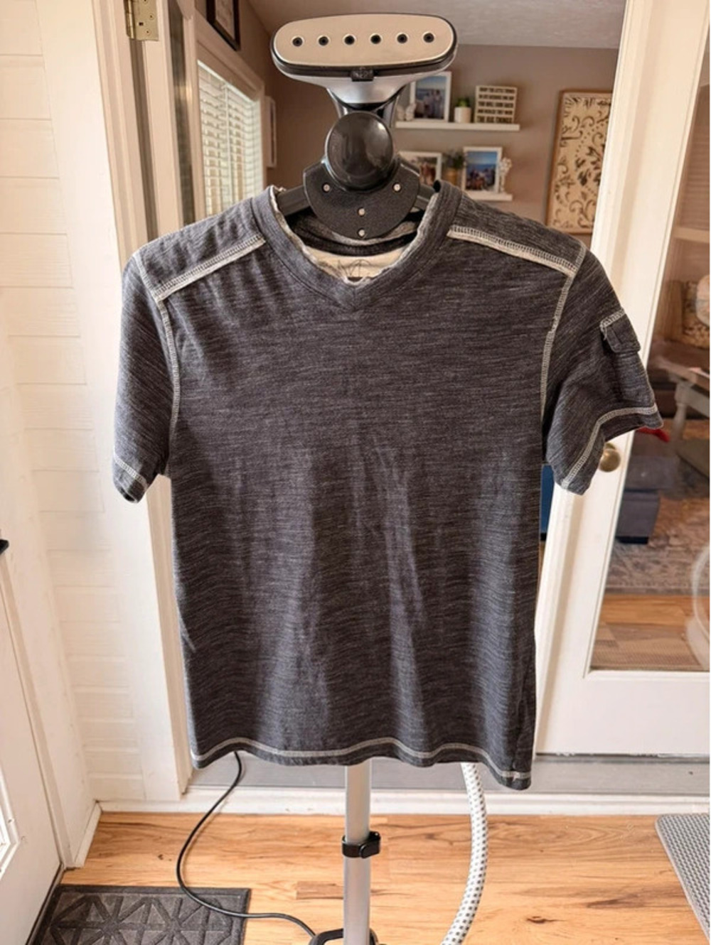 Modern Culture Men’s Medium Charcoal Heather V-Neck T-Shirt Stitch Sleeve Pocket